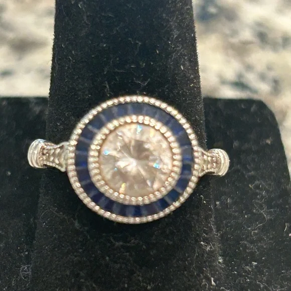 Contessa Di Capri Sterling Silver Ring SIZE 7 - Picture 2 of 9